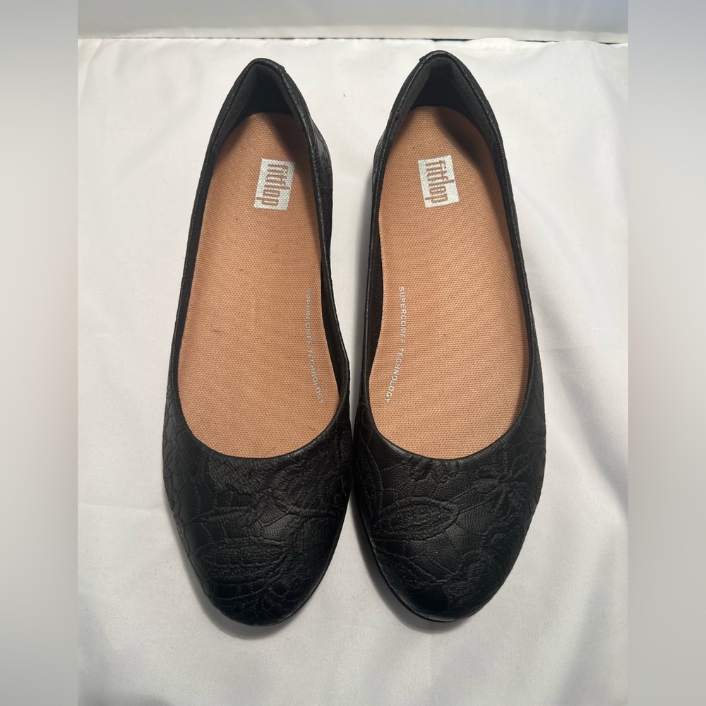 Fitflop Black Varya size 5 Embossed Flower Ballet Flates